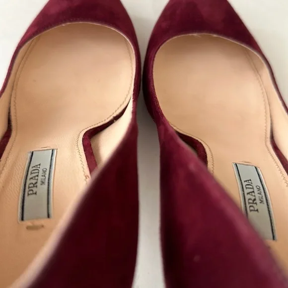 Prada Camoscio Basic Platform Pump in Granato